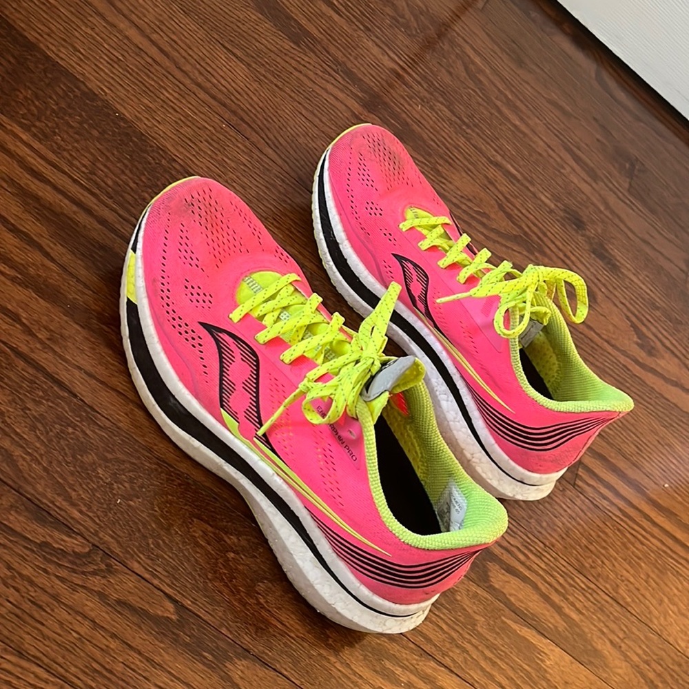Saucony Endorphin Pro - Vizi Pink - Size 9 B